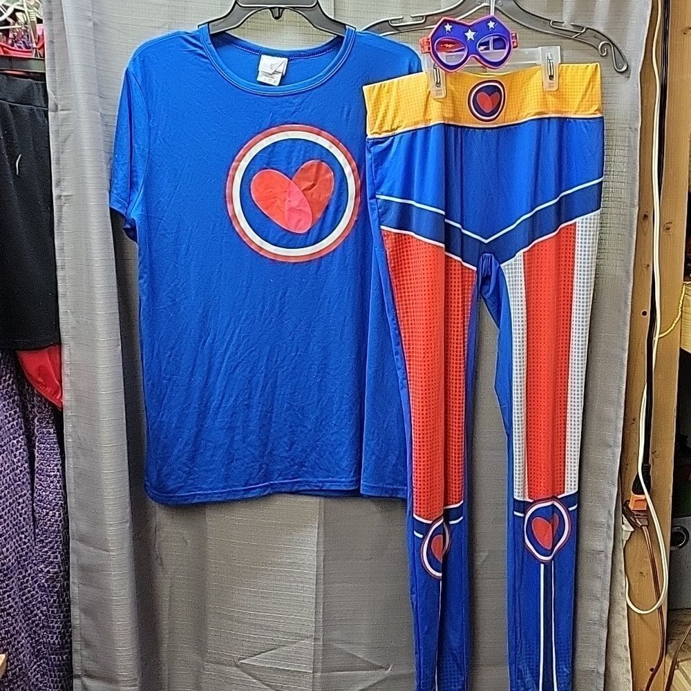 ‎Towsleys shirt and pants with reversible super Hero glasses